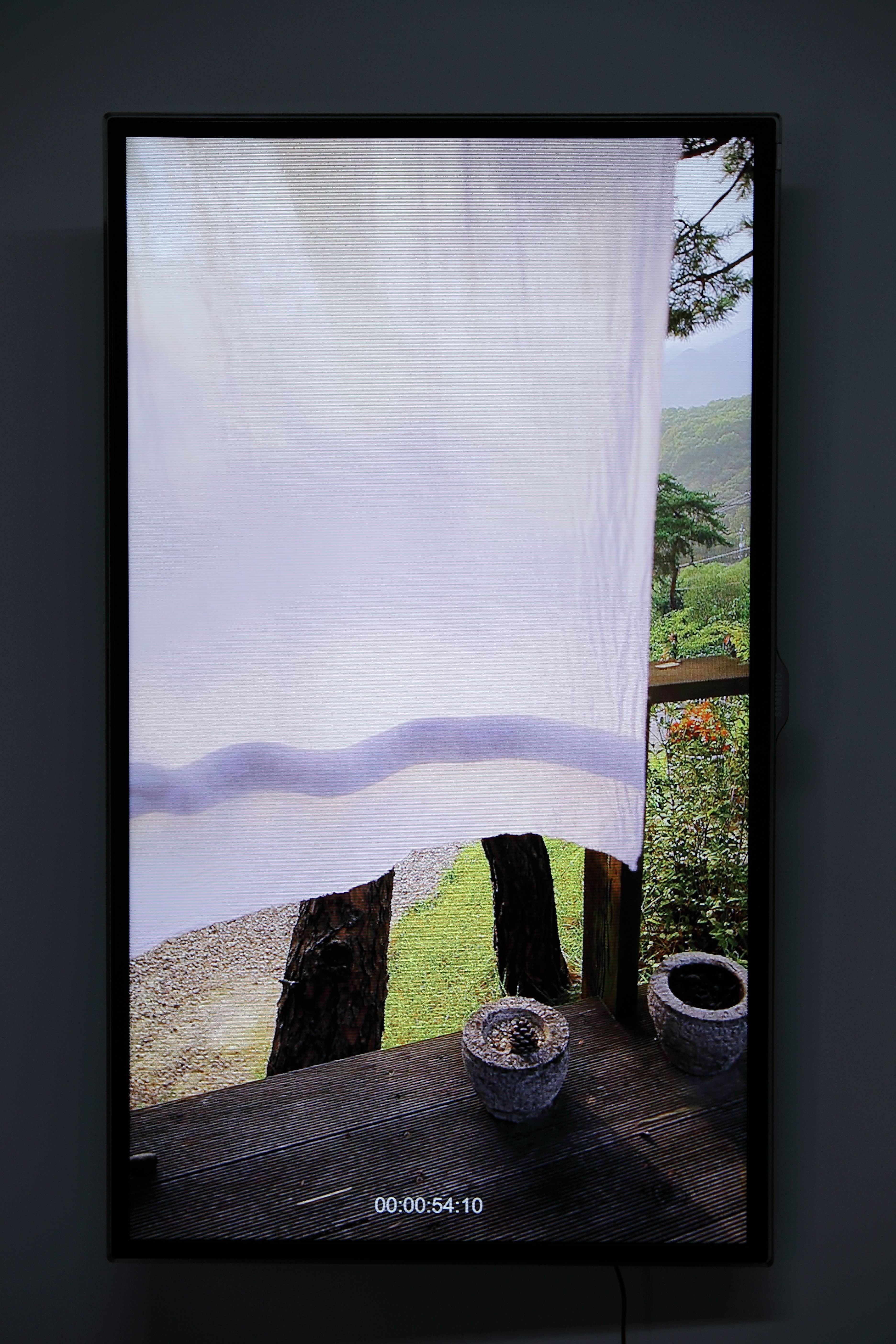 NOTHING · LED TV monitor + USB memory · 62.2x106.3x5.5cm · 2012 · 육근병 · (이미지출처 = 양평군립미술관)