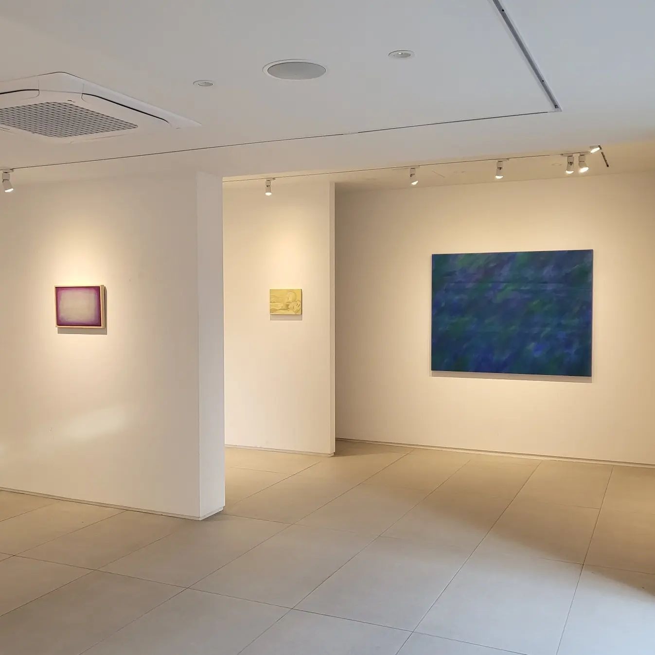 전시전경 · Exhibition view · (이미지출처 = 갤러리민정)