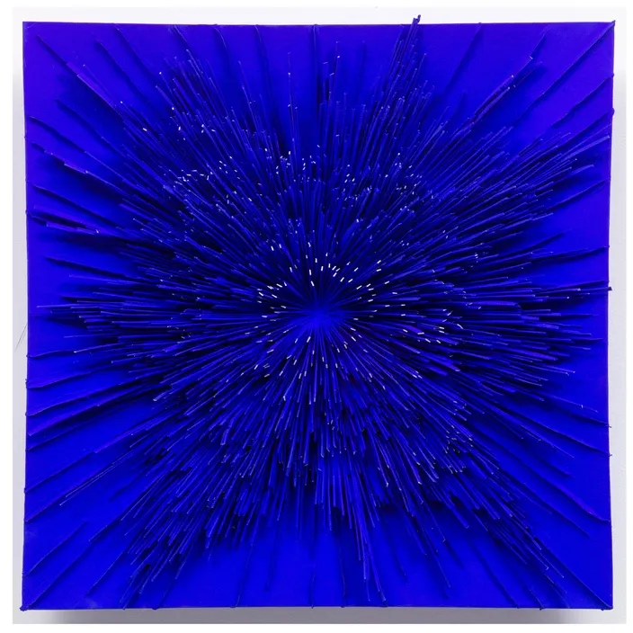BLUE LIGHT · Pigmrnt, canvas, and Mixed media · 160X160cm · 2021 · 김세중 · (이미지출처 = 아트비앤)