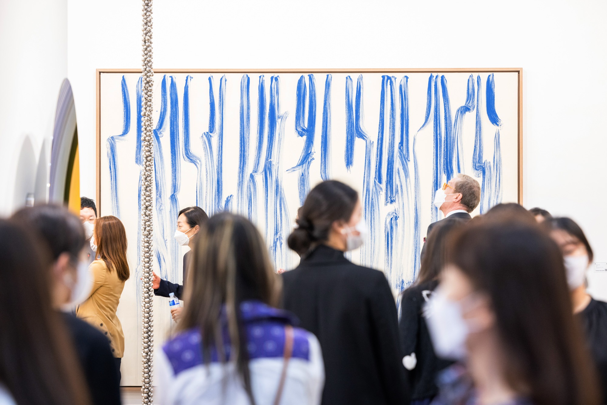 전시전경 · Exhibition view · Kiaf SEOUL 2021. Photo by Kiaf SEOUL Operating committee. Courtesy of Kiaf SEOUL. · Kiaf SEOUL 2021. Photo by Kiaf SEOUL Operating committee. Courtesy of Kiaf SEOUL.