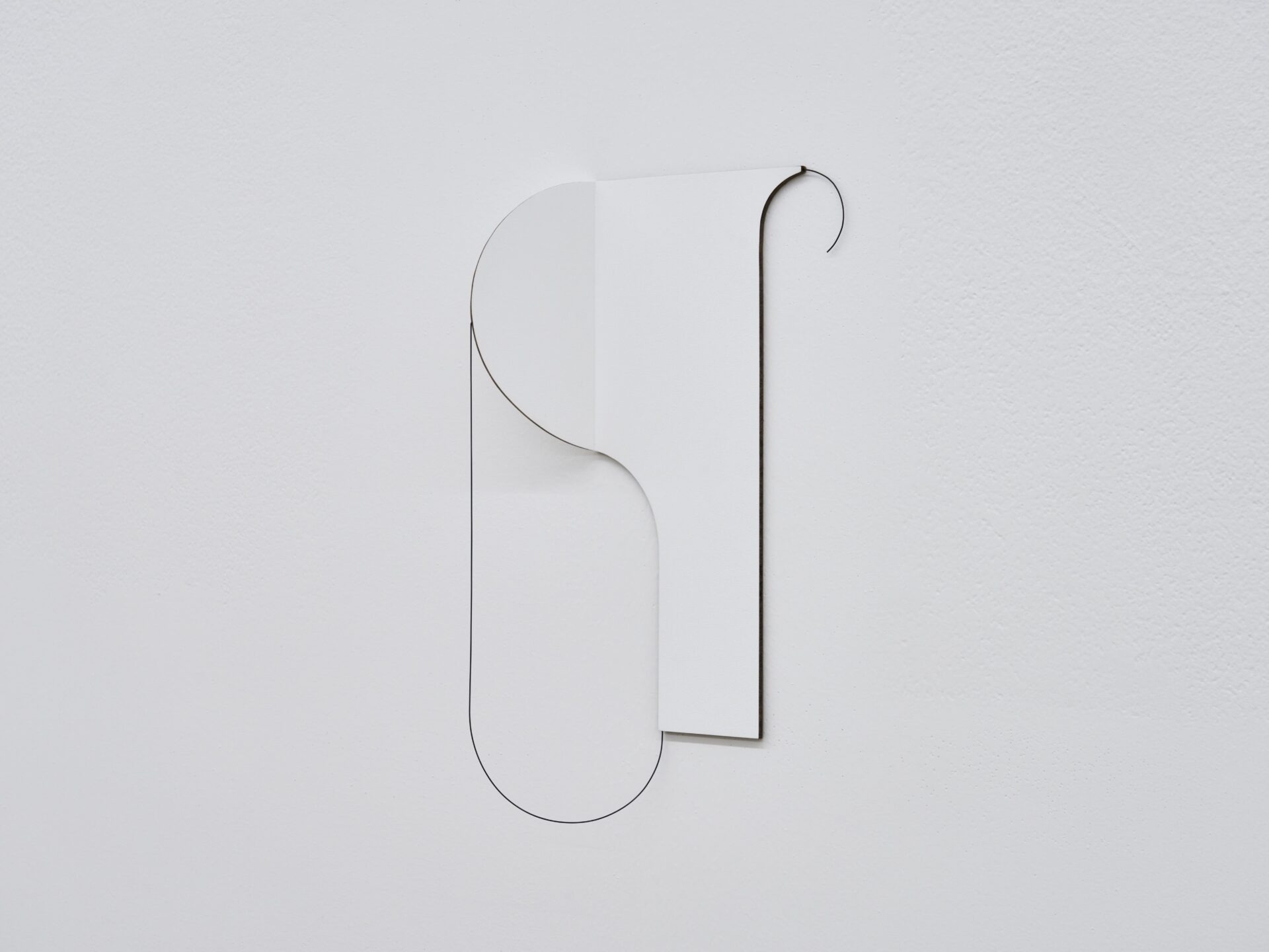 Folding Drawing #63 · 나무판, 페인트, 와이어 · 31.5 x 18.5 x 5.5 cm · 2022 · Folding Drawing #63 · 오종 · Oh Jong · (이미지제공 = 원앤제이갤러리) · (Source = ONE ANE J. GALLERY)