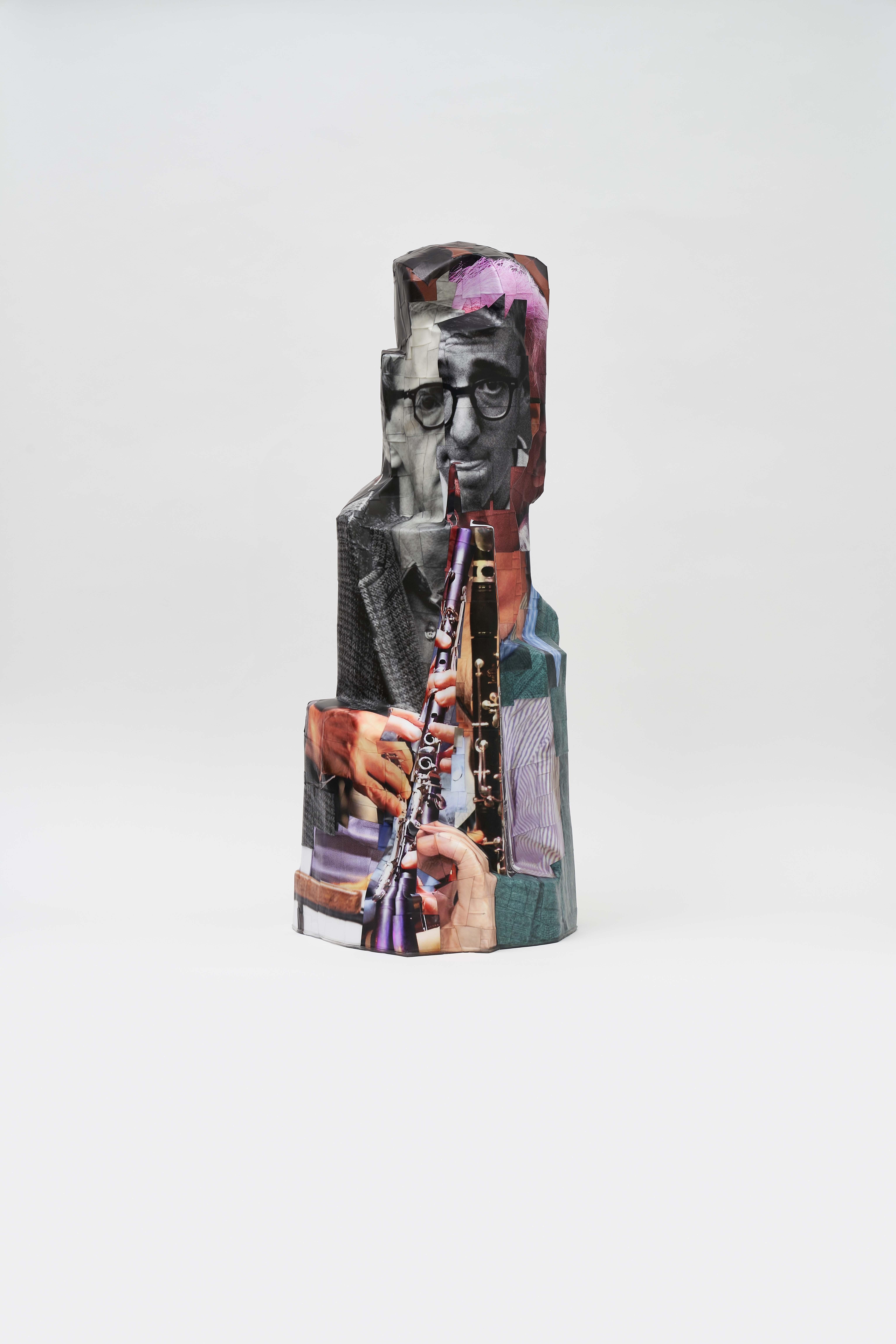 흉상 · Archival pigment print, mixed media · 86 x 35 x 37cm · 2022 · Bust(WA) · Archival pigment print, mixed media · 권오상 · Kwon Oh-sang · (이미지 제공 = 일민미술관) · (Source = ILMIN Museun of Art)