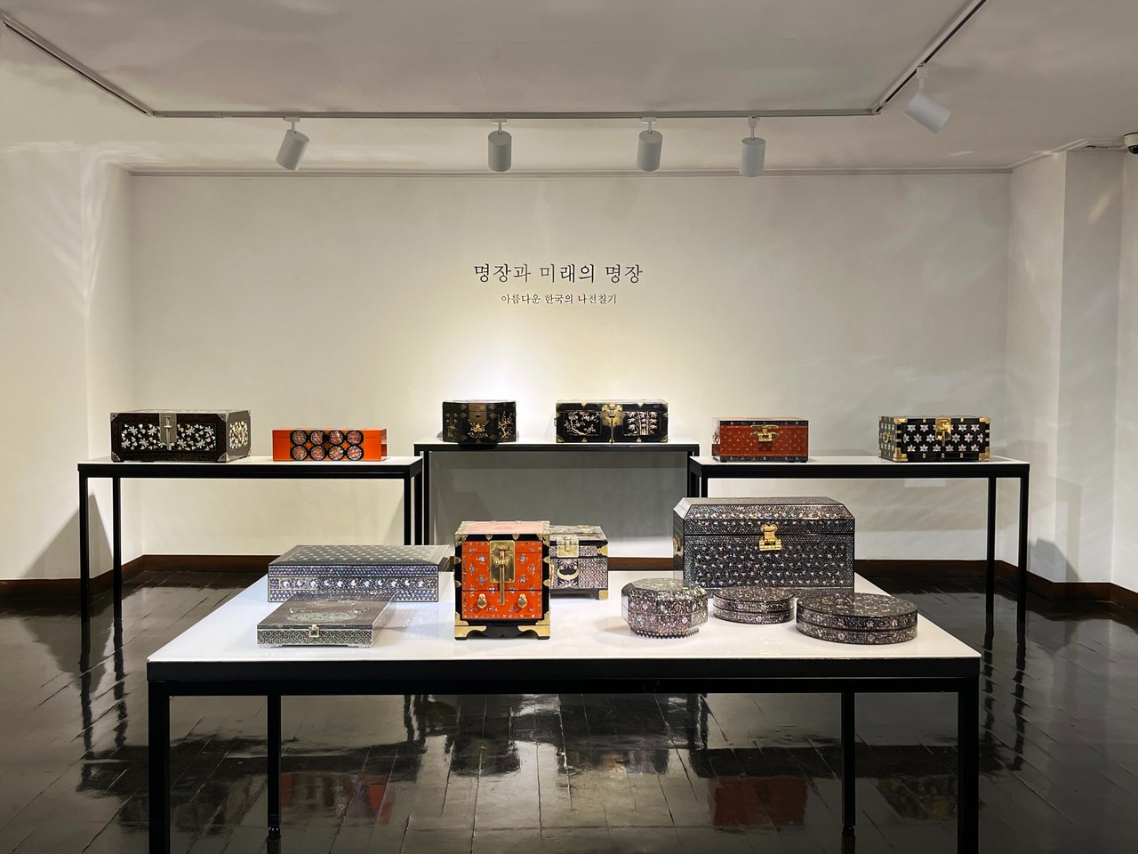 전시전경 · Exhibition view · (이미지출처 = 통인화랑) · (Source = Tong-In Gallery)