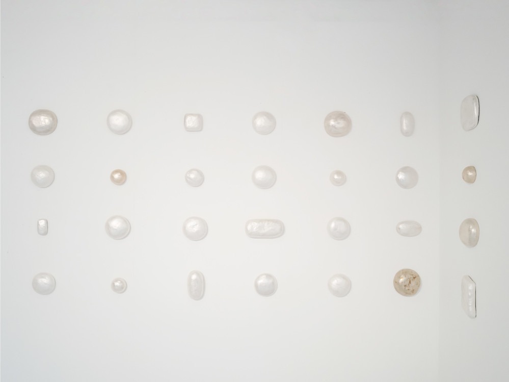 전시전경 · Exhibition view · (출처 = 갤러리 까비넷) · (Source = Gallery Kabinett)