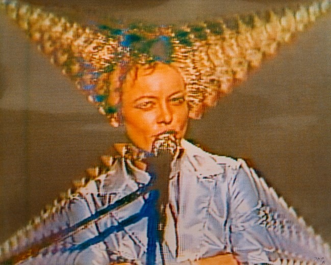 X1 X2 · 캔버스에 모니터, 라디오 · 112 x 157 x 30cm · 1985 · 백남준 · NamJune Paik · (이미지 제공 = 국립현대미술관) · (Source = MMCA)