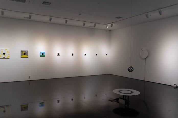 전시전경 · Exhibition view · (이미지 출처 = 비트리갤러리) · (Source = b-tree gallery)