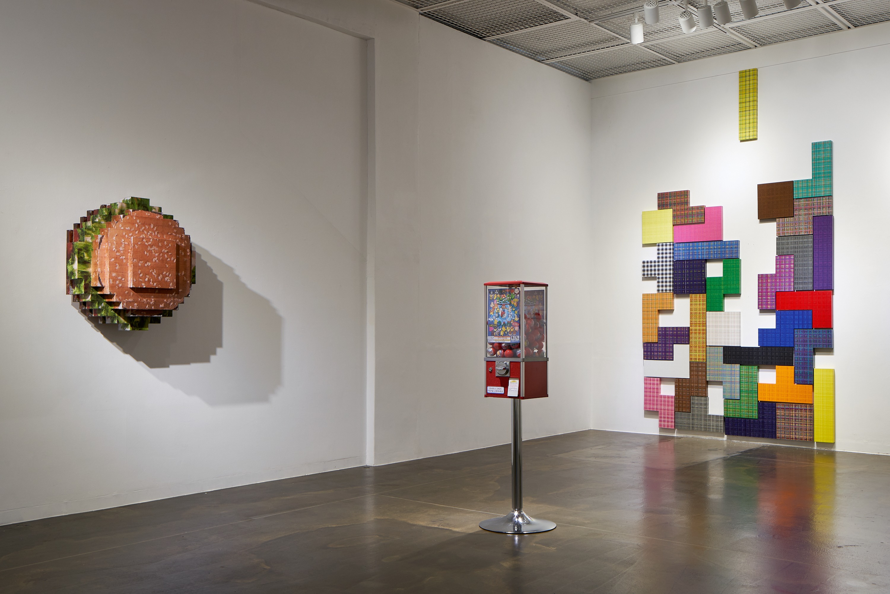 전시전경 · Exhibition view · (이미지제공 = UARTSPACE) · (Source = UARTSPACE)