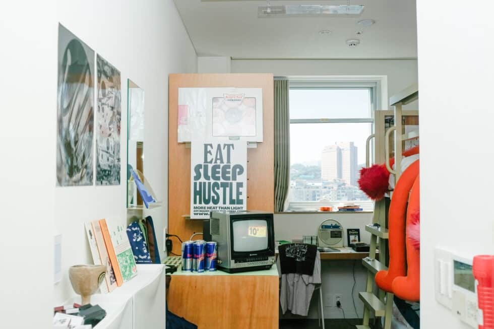 전시전경 · Exhibition view · (이미지 출처 = 맹그로브) · (Source = Mangrove)