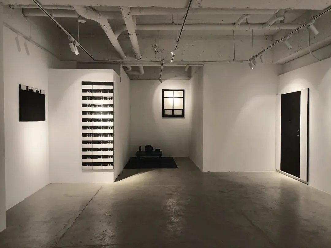 전시전경 · Exhibition view · (이미지 출처 = 개나리미술관) · (Source = Gallery gaenaree)
