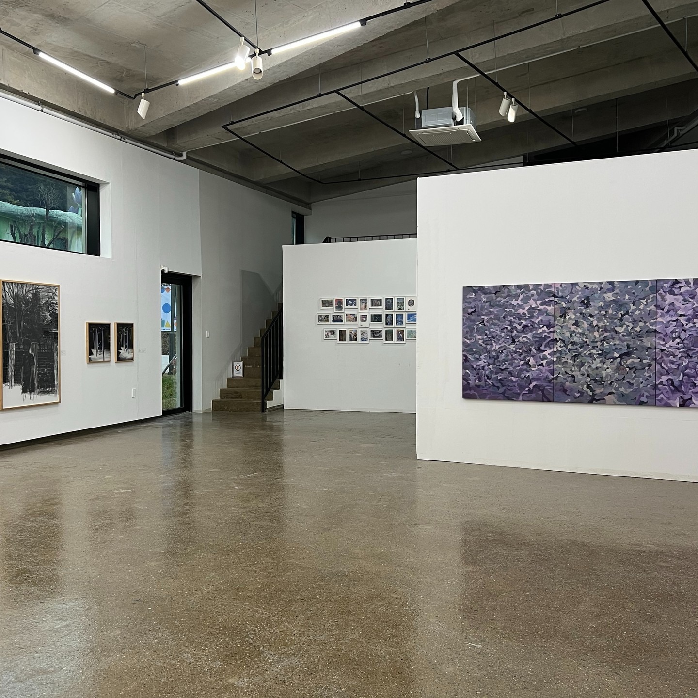 전시전경 · Exhibition view · (이미지 출처 = 화이트블럭 천안창작촌) · (Source = Whiteblock residency)