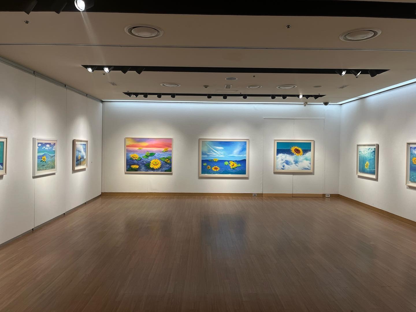 전시전경 · Exhibition view · (이미지 출처 = 대백프라자갤러리) · (Source = Debecplaza Gallery)