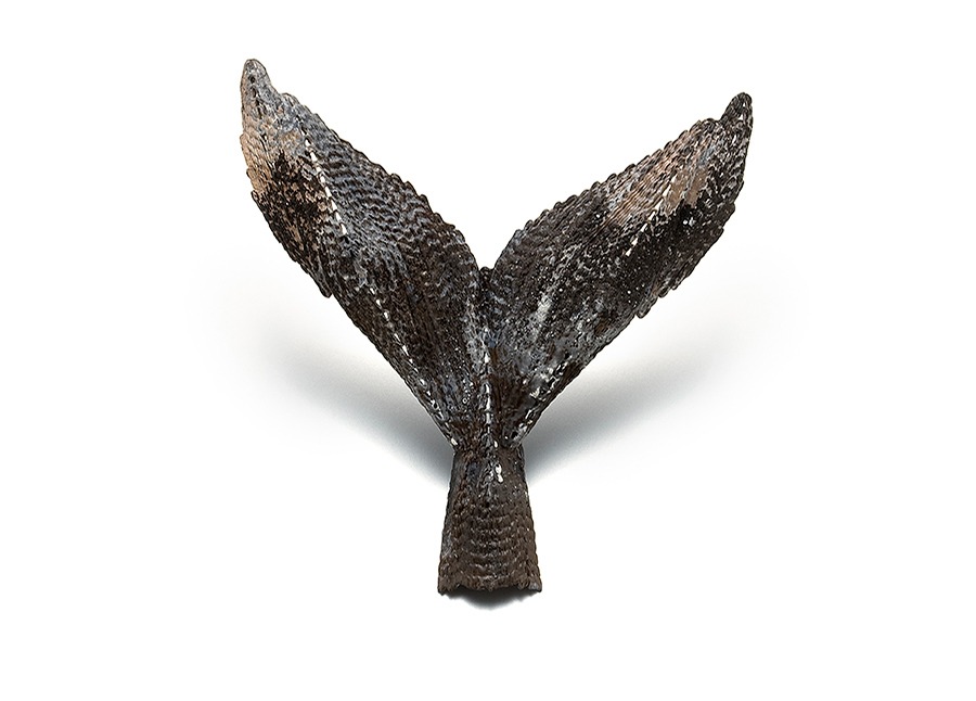 Fairy Tale · 순은, 정은, 옻칠 재 · 100X110X10mm_50g · 2022 · Fairy Tale · 임종석 · Im Jongseok · (이미지출처 = 플레이스막1) · (Source = Placemak)