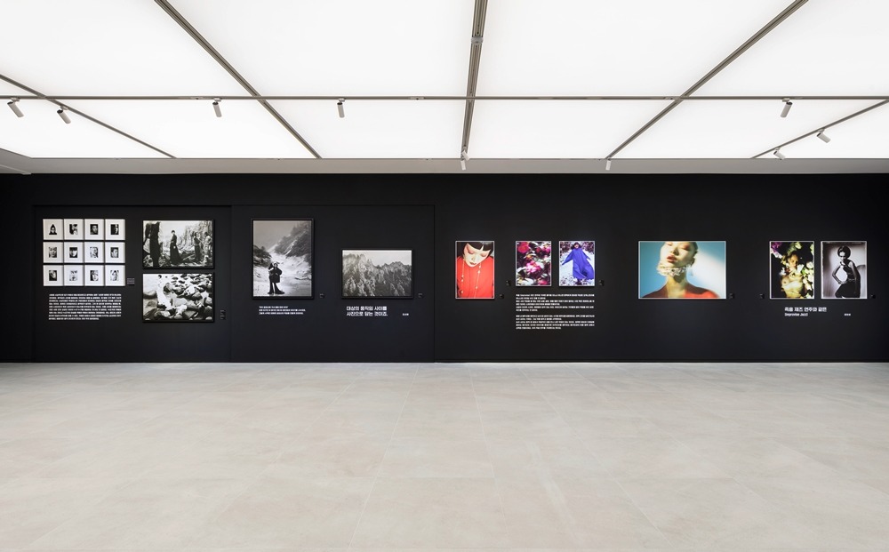 전시전경 · Exhibition view · (이미지 출처 = 캐논갤러리) · (Source = Cannon Gallery)