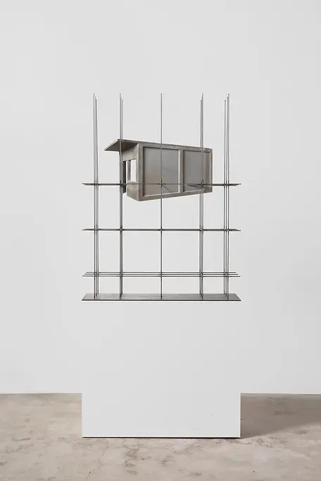 Unfinished Home 20211025 · Cement, Steel structure · 90 x 30 x 120cm · 2021 · Unfinished Home 20211025 · Cement, Steel structure · 차이레이 · Cai Lei · (이미지 출처 = 탕 컨템포러리 아트) · (Source = Tang Contemporary Art)