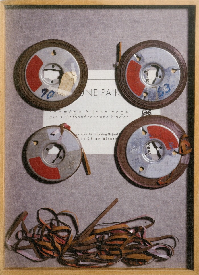 존 케이지에 대한 경의 : 테이프와 피아노를 위한 음악 · 오브제, 퍼포먼스 · 50×36×3cm · 백남준 · Nam June Paik · (이미지 출처 = 김달진미술자료박물관) · (Source = Daljin Museum)