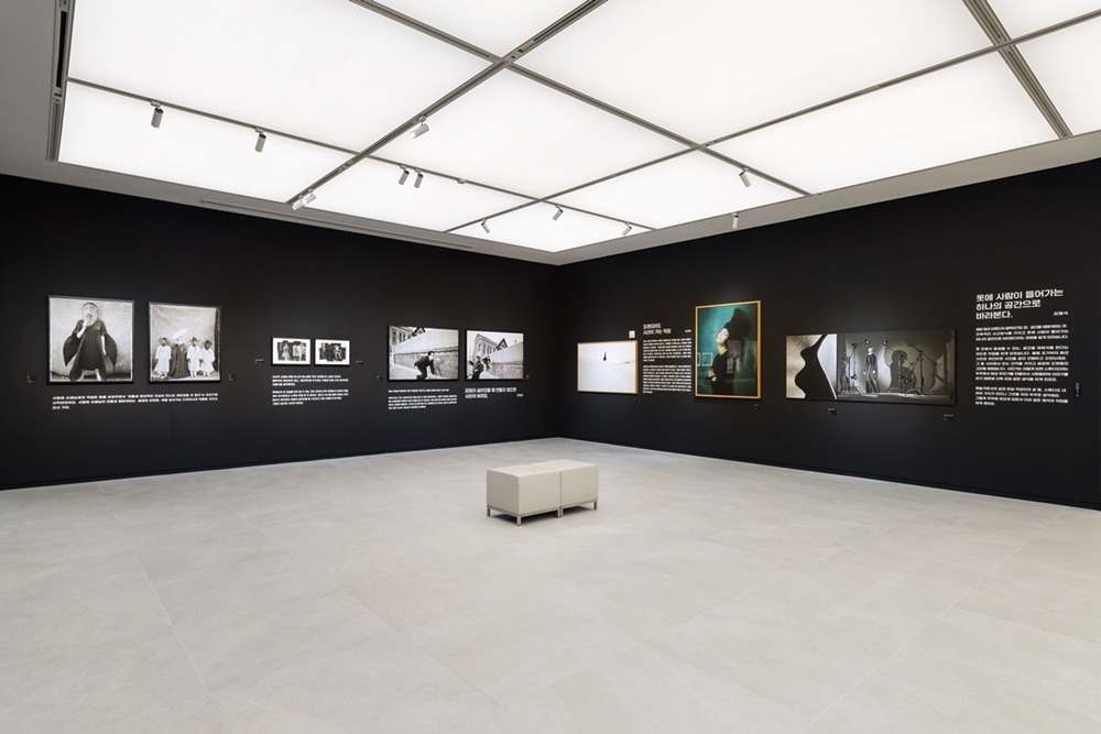 전시전경 · Exhibition view · (이미지 출처 = 캐논갤러리) · (Source = Cannon Gallery)