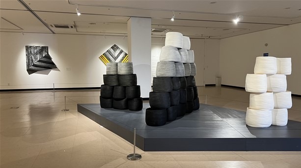 전시전경 · Exhibition view · (이미지 출처 = 원주한지테마파크) · (Source = WONJU HANJI THEME PARK)