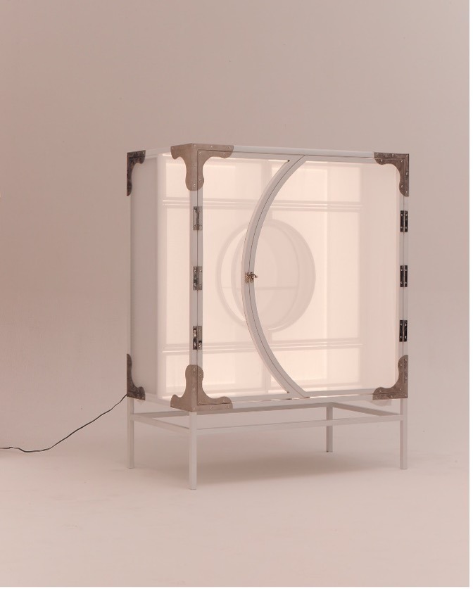 Moon(門) · Steel, Oganza · 915 x 535 x 1190 cm · 2022 · Moon(門) · Steel, Oganza · Team, CREATE (이하빈, 김예섬, 김희나, 권혜린, 도재형, 강소현) · Team, CREATE · (제공 : 설화수)