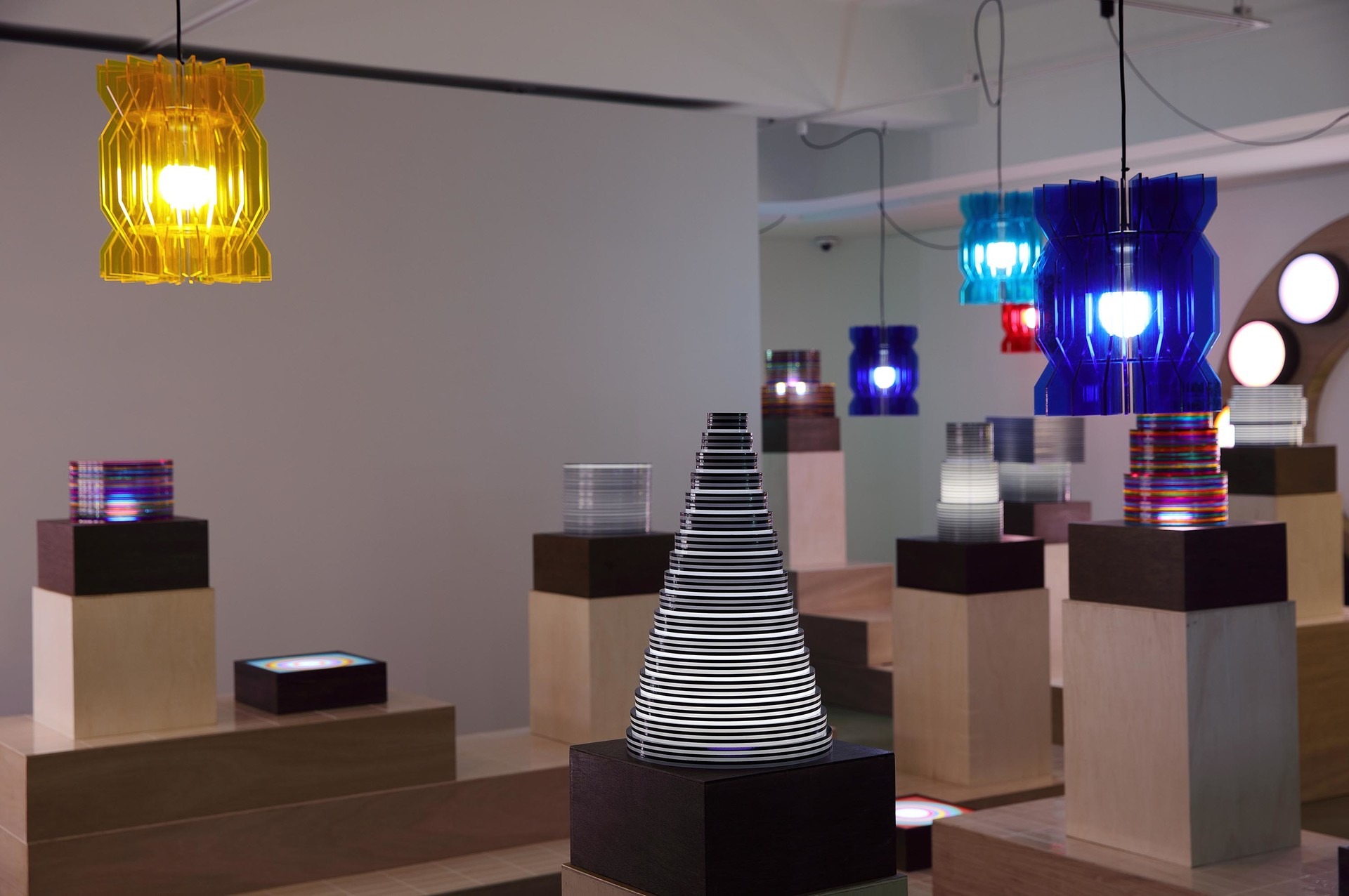 전시전경 · Exhibition view · (출처 = 호리아트스페이스) · (Source = Hori artspace)