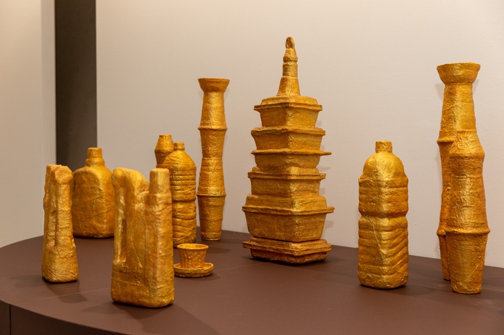 전시전경 · Exhibition view · (이미지 출처 = 서울시청 하늘광장 갤러리) · (Source = Sky Plaza Gallery)