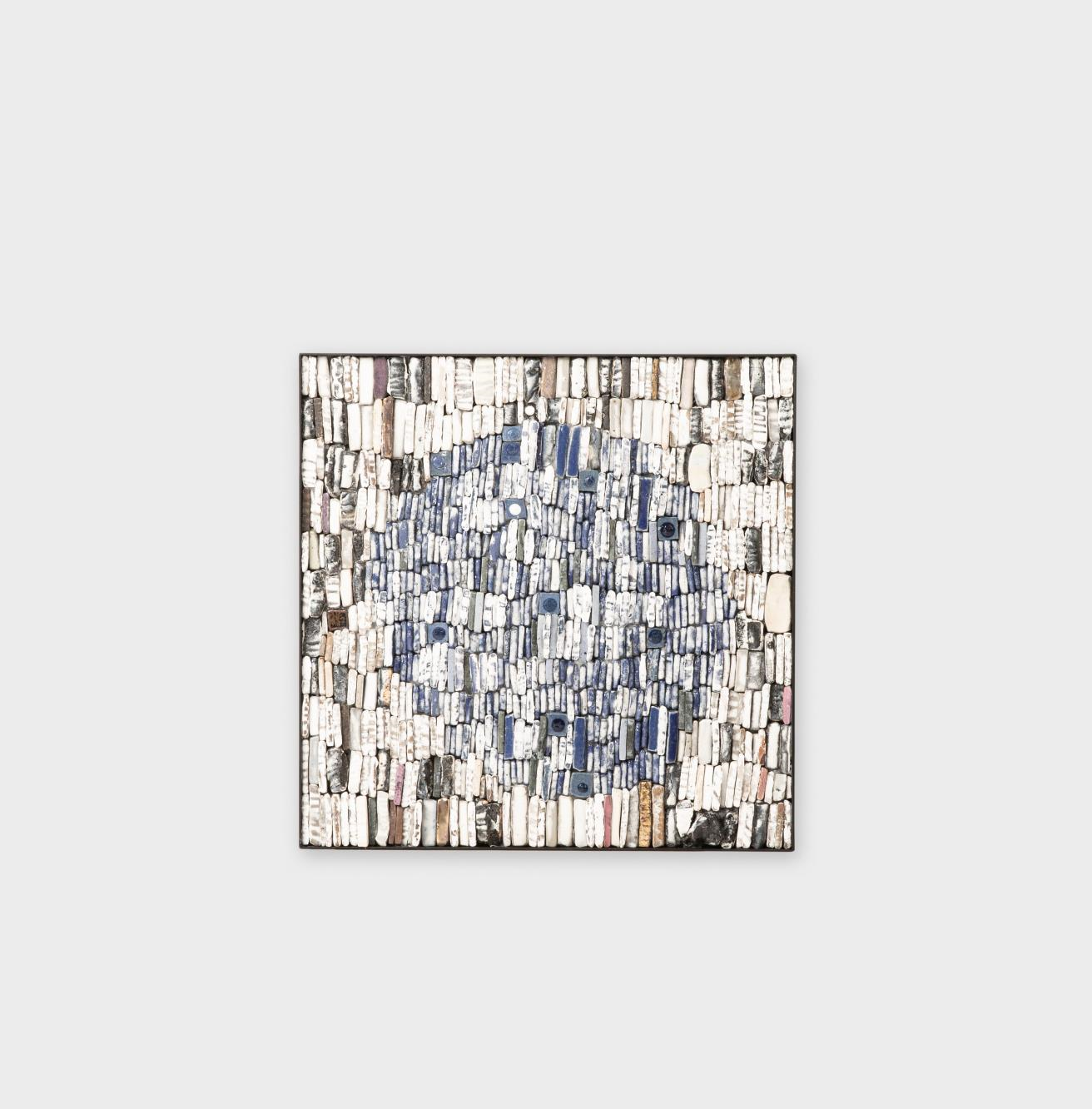 편(片)-moon22303 · 분청편 · 30 x 30 cm · 2022 · 박성욱
