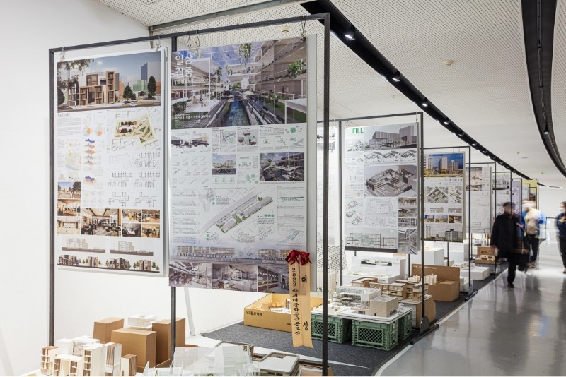 전시전경 · Exhibition view · (이미지출처 = ddp) · (Source = ddp)