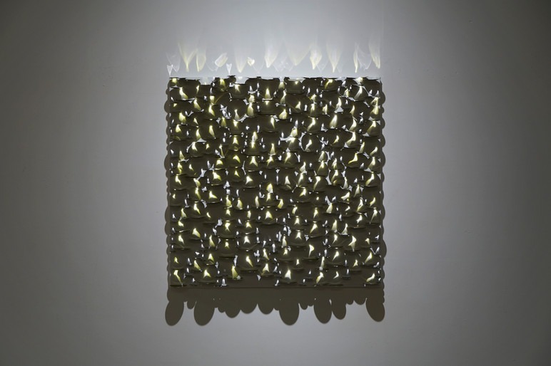 Garden of Light - Yellow to Light Green · stainless steel on · 64X64cm · 2022 · Garden of Light - Yellow to Light Green · stainless steel on · 권용래 · Kwon Yongrae · (출처 = 아트프로젝트 씨오) · (Source = Art Project CO)