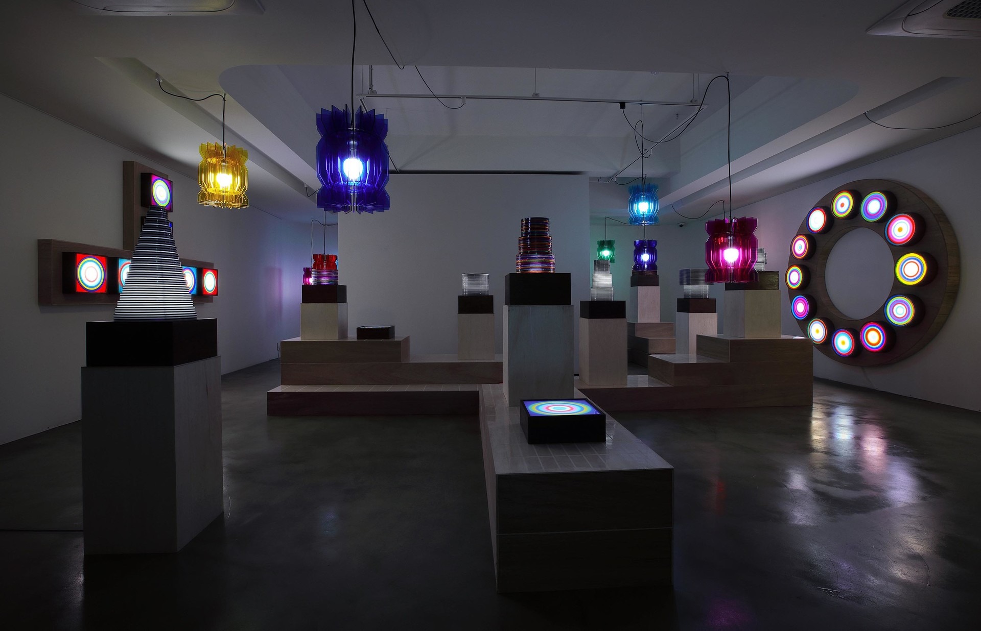 전시전경 · Exhibition view · (출처 = 호리아트스페이스) · (Source = Hori artspace)