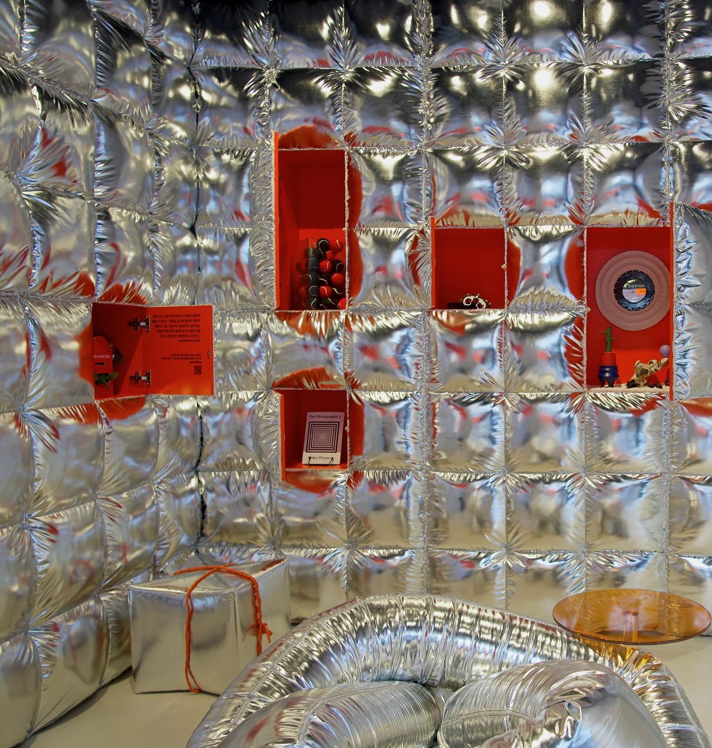 전시전경 · Exhibition view · (출처=POINT OF VIEW)