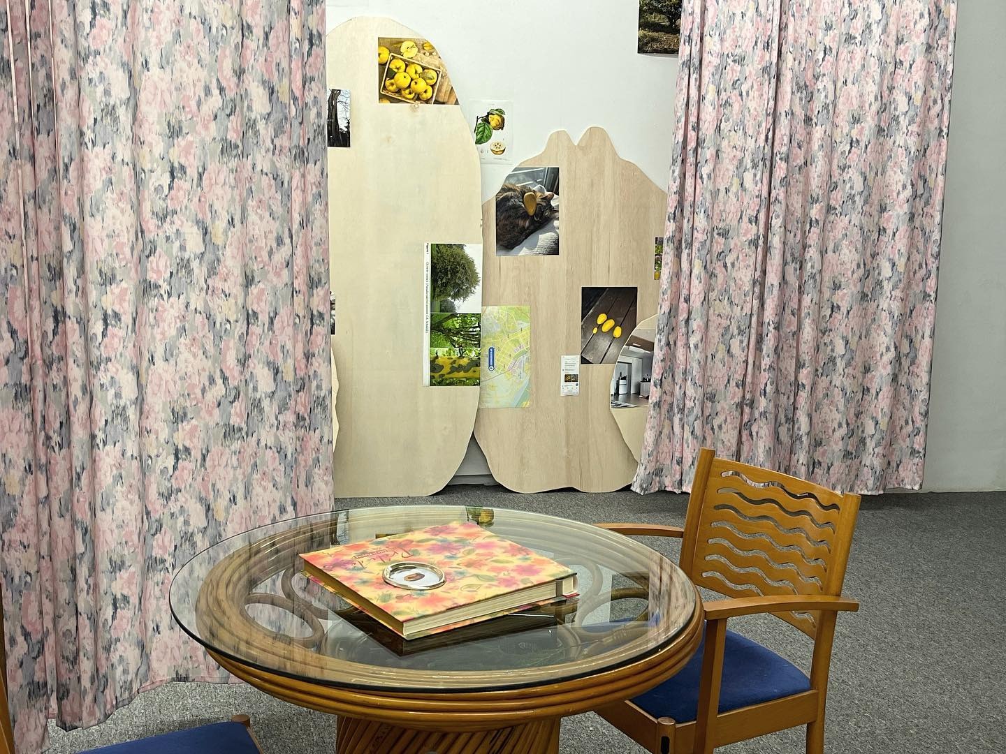 전시전경 · Exhibition view · (이미지 출처 = 00의00) · (Source = 00 of 00)