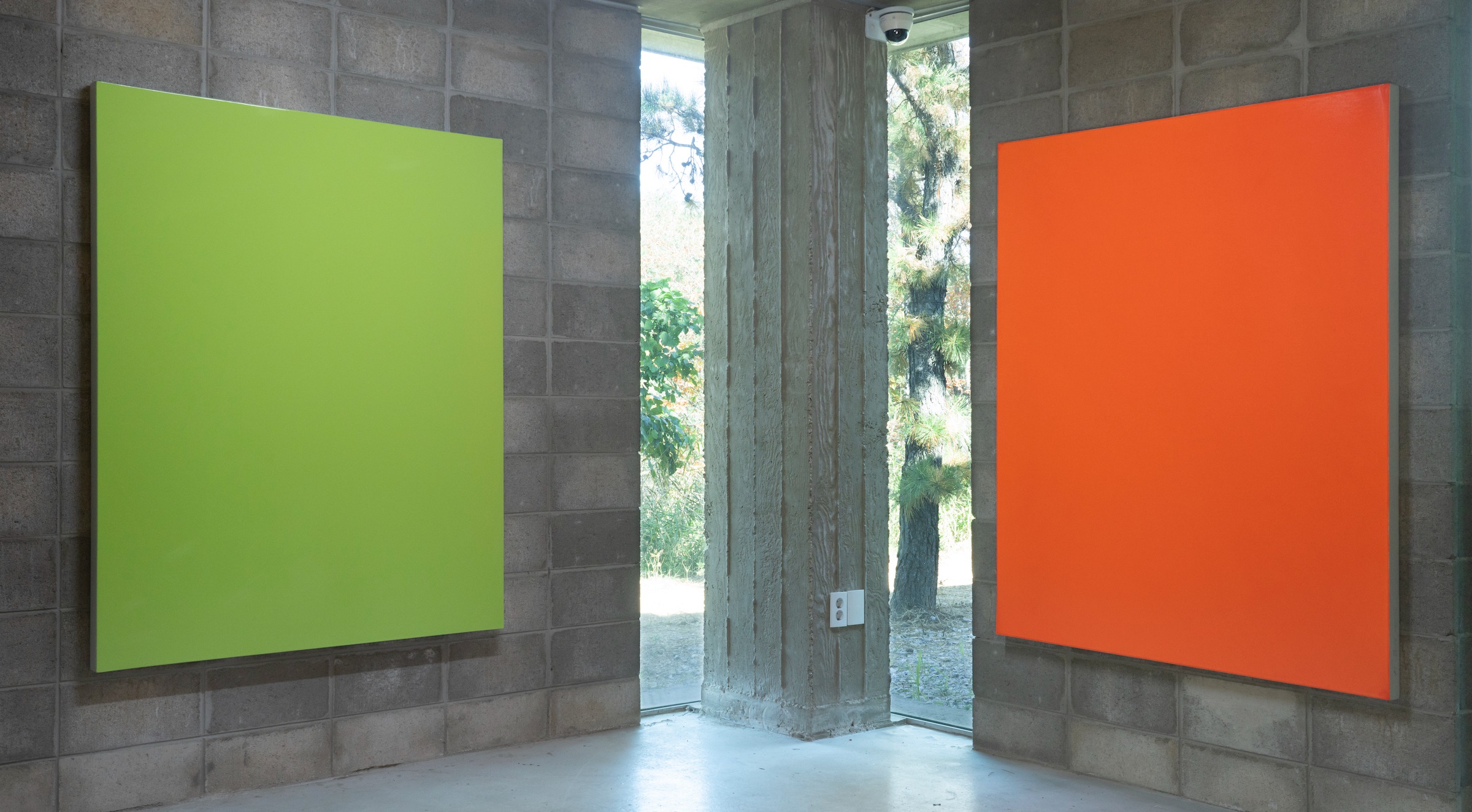 전시전경 · Exhibition view · (출처 = 아뜰리에아키) · (Source = Atelier Aki)