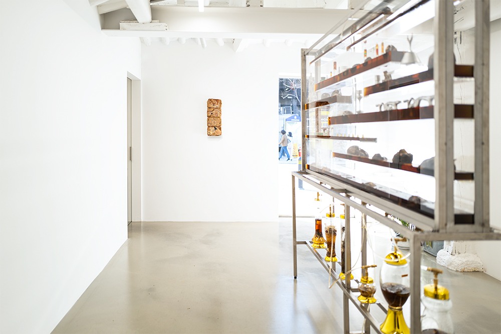 전시전경 · Exhibition view · (이미지출처 = 갤러리신라) · (Source = galleryshilla)