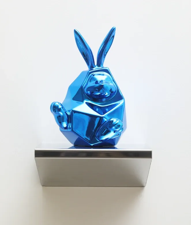 standard animal-캔디바니 · 레진, 크롬도금 · 12×12×14cm · 2021 · (이미지 출처 = 충무로 갤러리) · (Source = chungmuro gallery)