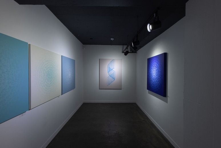 전시전경 · Exhibition view · (이미지 출처 = 아리아 갤러리) · (Source = Aria Gallery)