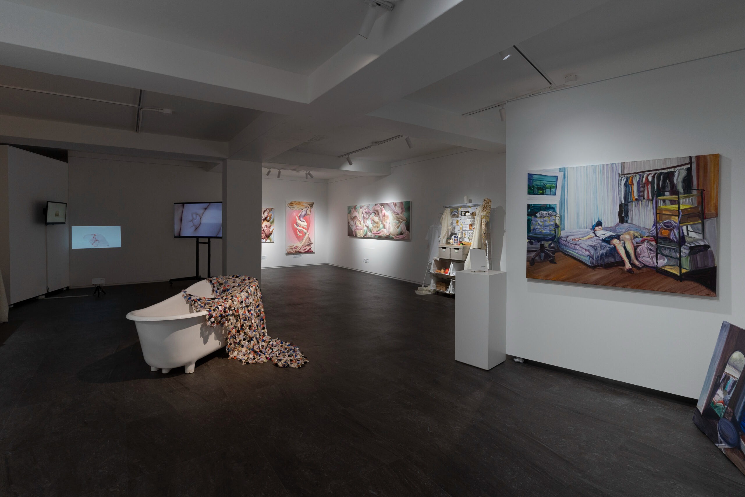 전시전경 · Exhibition view · (이미지 출처 = 아트스페이스 라프) · (Source = Art Space Laf)