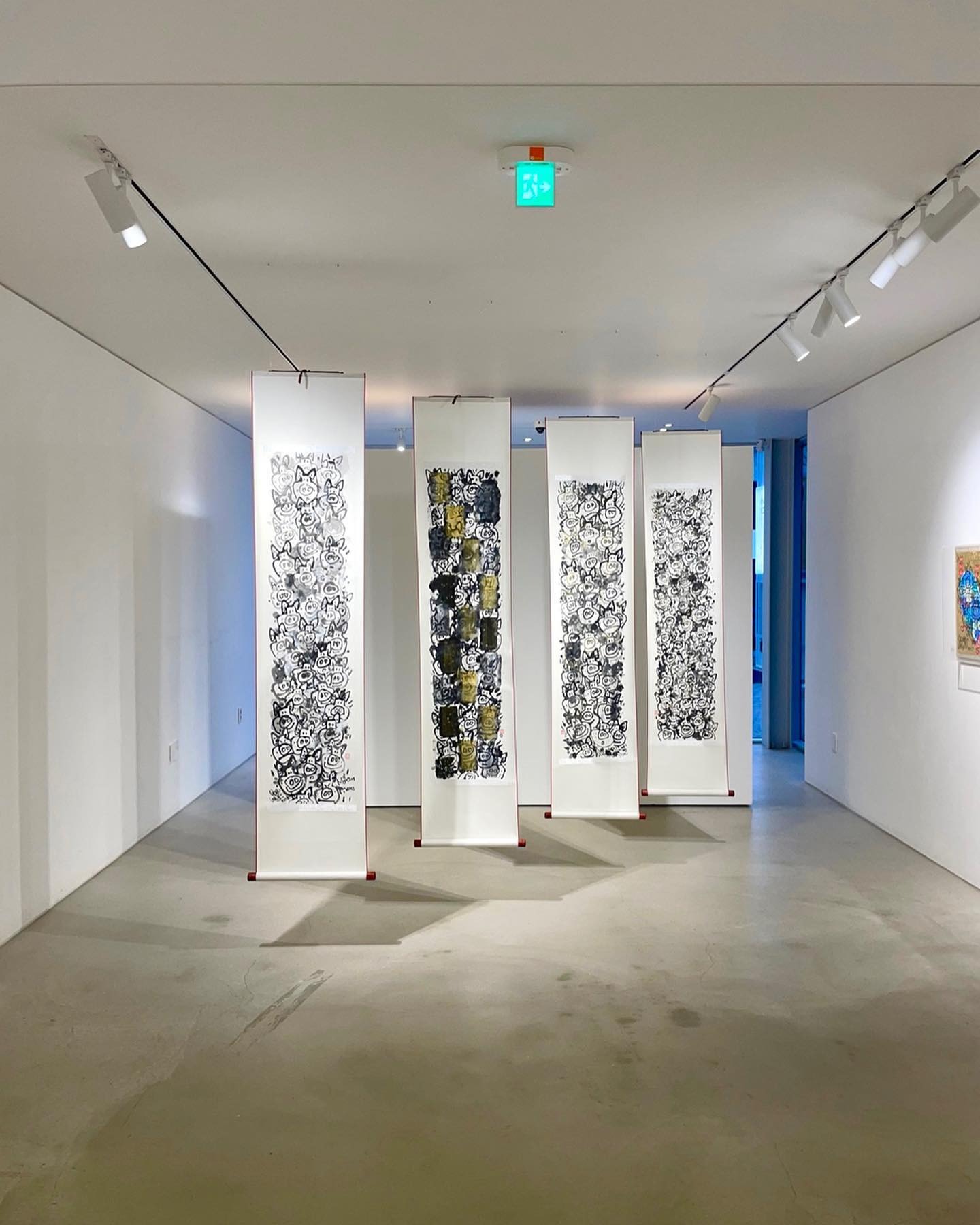 전시전경 · Exhibition view · (이미지 출처 = 갤러리 인사1010) · (Source = Insa1010 Gallery)