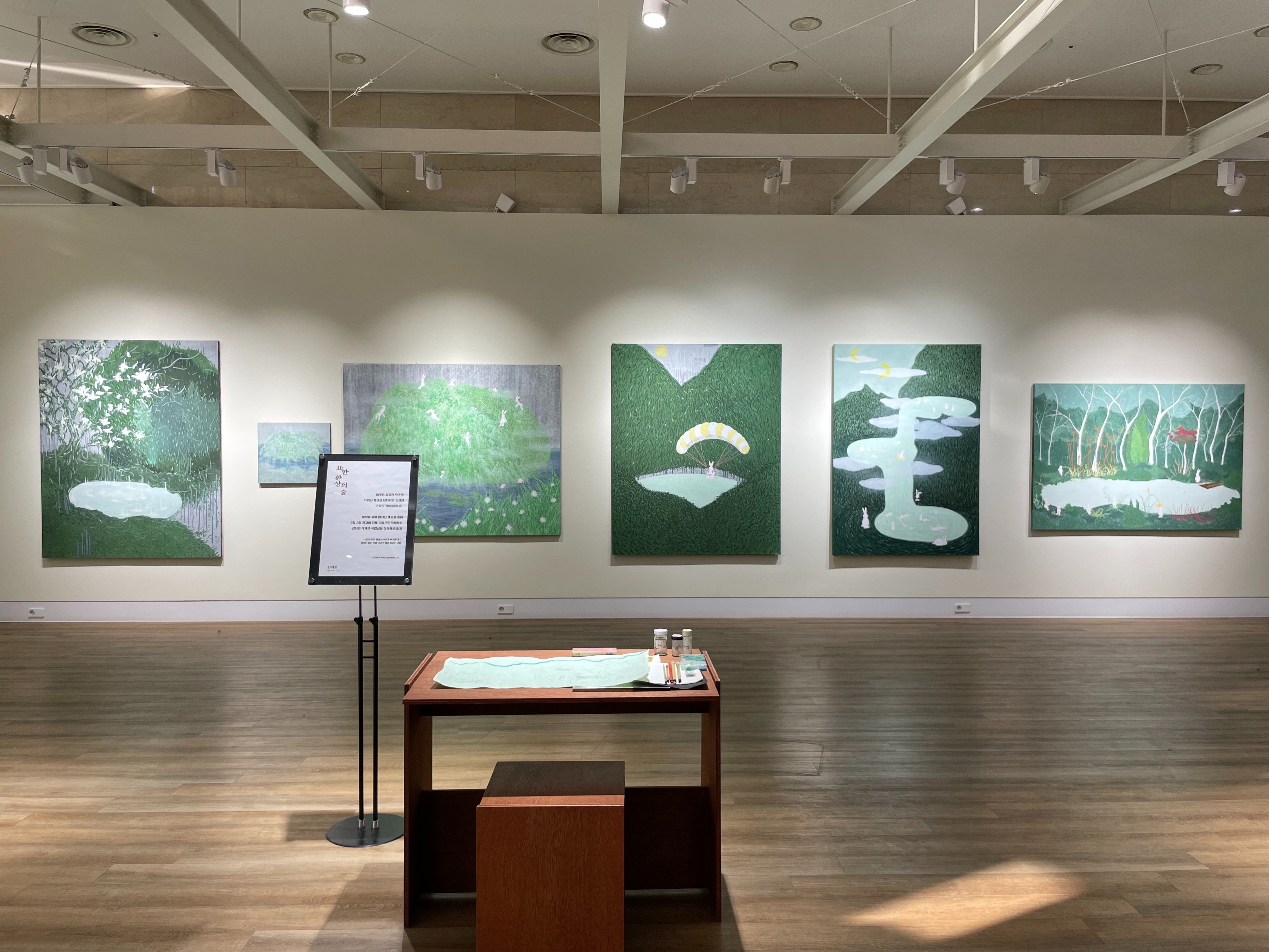 전시전경 · Exhibition view · (출처=KT&G 상상마당 갤러리)