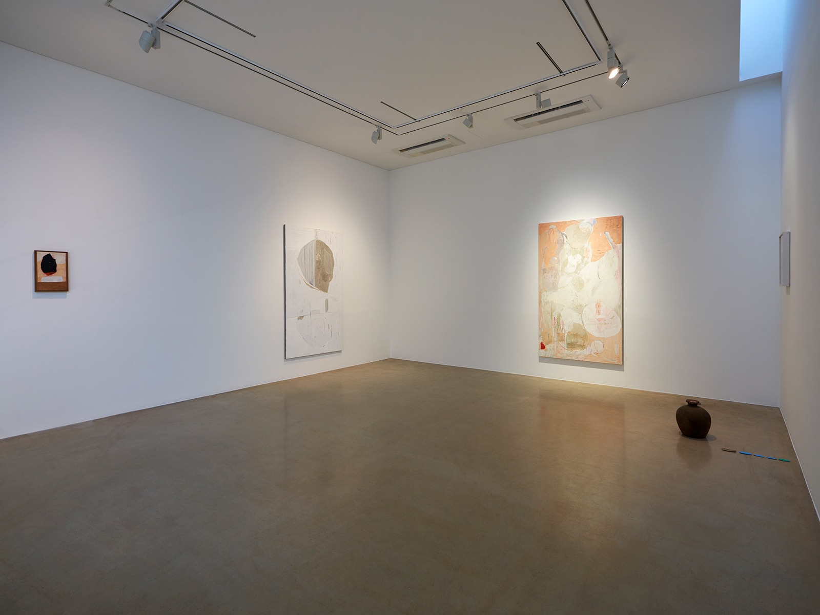 전시전경 · Exhibition view · (이미지 제공 = 원앤제이갤러리) · (Source = ONE ANE J. GALLERY)