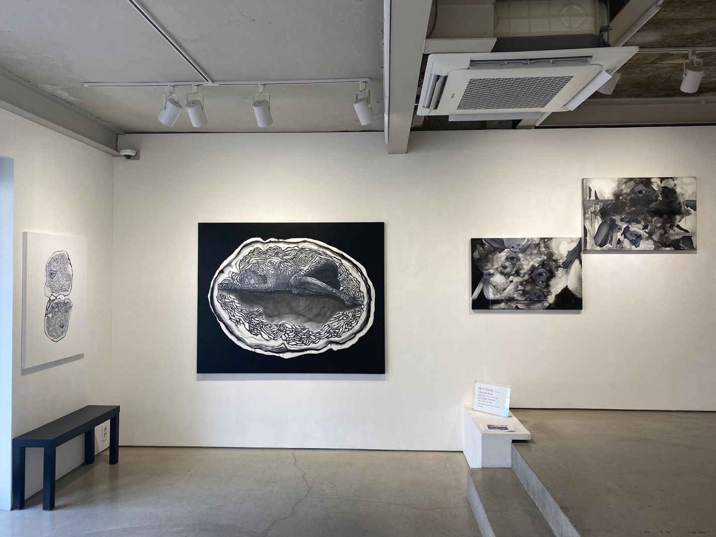 전시전경 · Exhibition view · (이미지 출처 = 갤러리에이치오엠) · (Source = Gallery hoM)