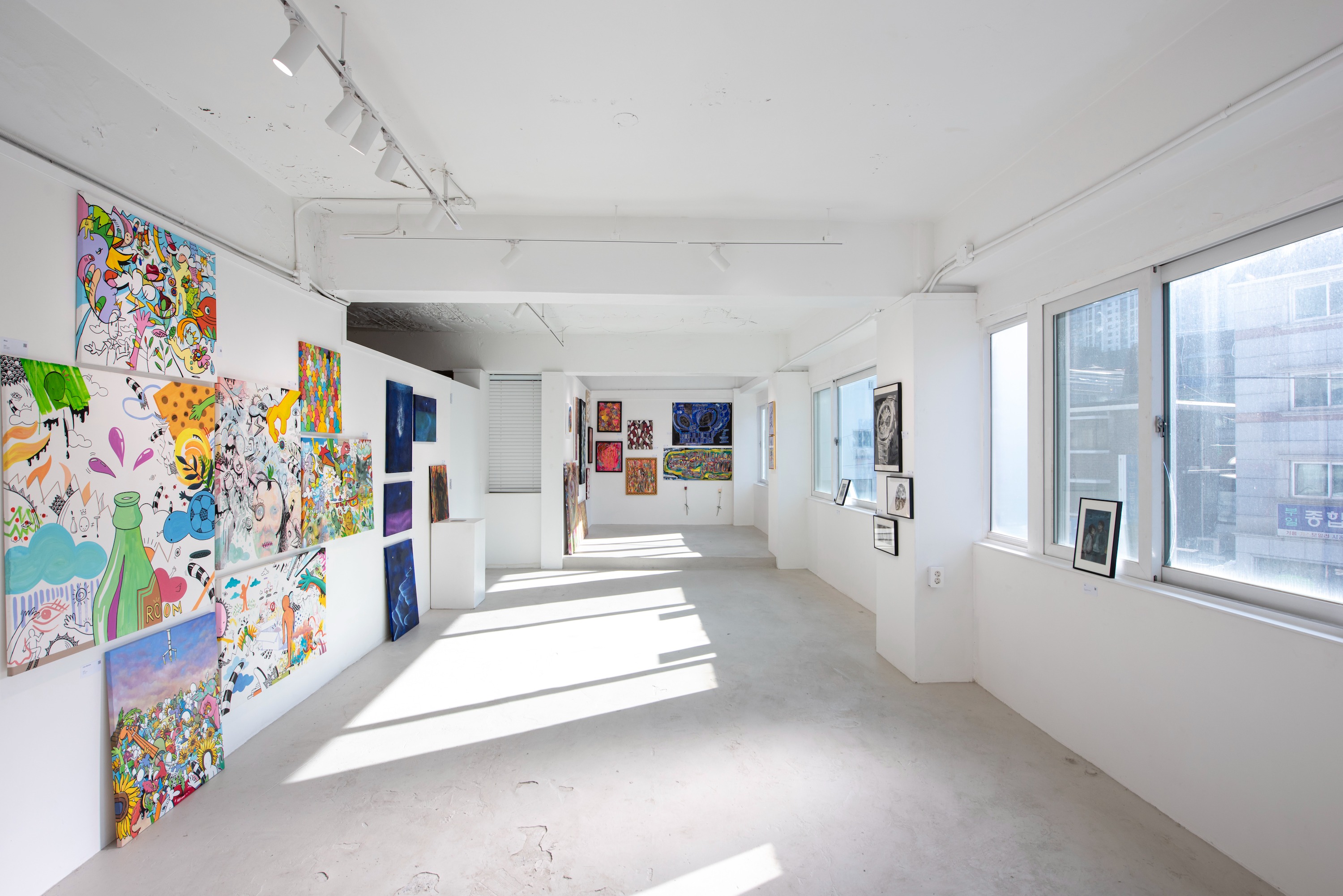 전시전경 · Exhibition view · (제공 = 보이드캔버스) · (Source = Void Canvas)