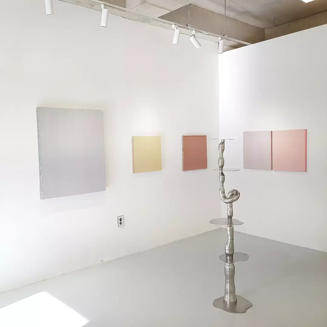 전시전경 · Exhibition view · (이미지 출처 = 하랑갤러리) · (Source = Harang Gallery)