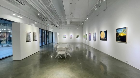 전시전경 · Exhibition view · (이미지 출처 = 마루아트센터) · (Source = Maru Artcenter)