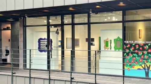 전시전경 · Exhibition view · (이미지 출처 = 마루아트센터) · (Source = Maru Artcenter)