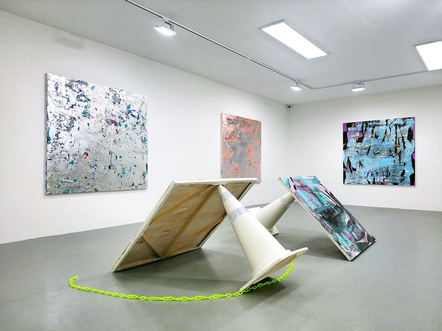 전시전경 · Exhibition view · (이미지 출처 = 다이브서울) · (Source = Dive Seoul)