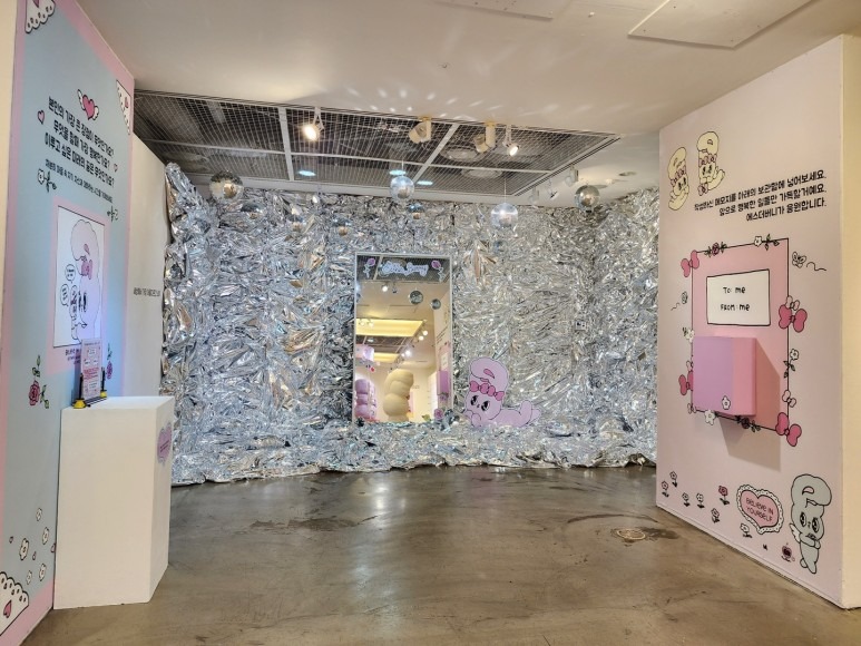 전시전경 · Exhibition view · (이미지 출처 = AK갤러리) · (Source = ak gallery)