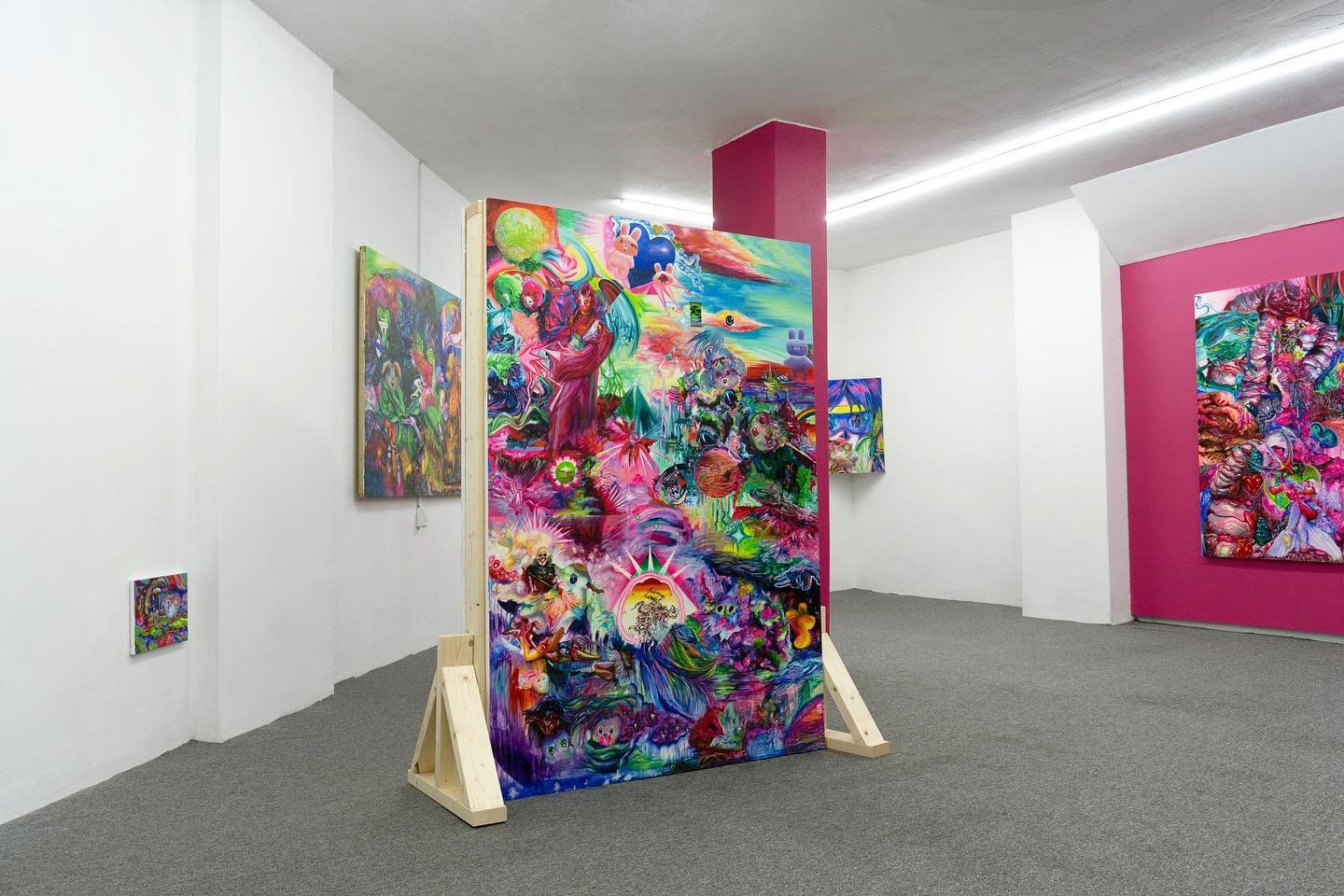전시전경 · Exhibition view · (이미지 출처 = 00의00) · (Source = 00 of 00)