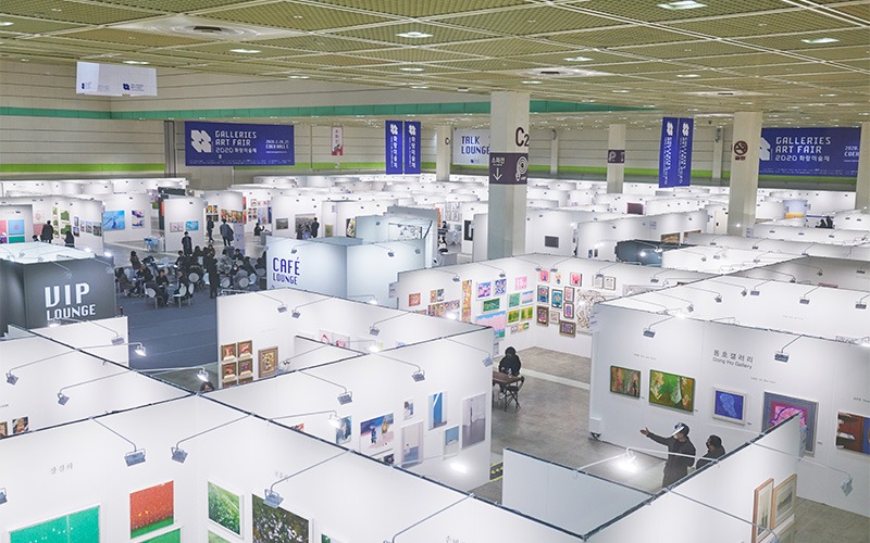 전시전경 · Exhibition view · (이미지 출처 = 한국화랑협회) · (Source = Galleries Association of Korea)