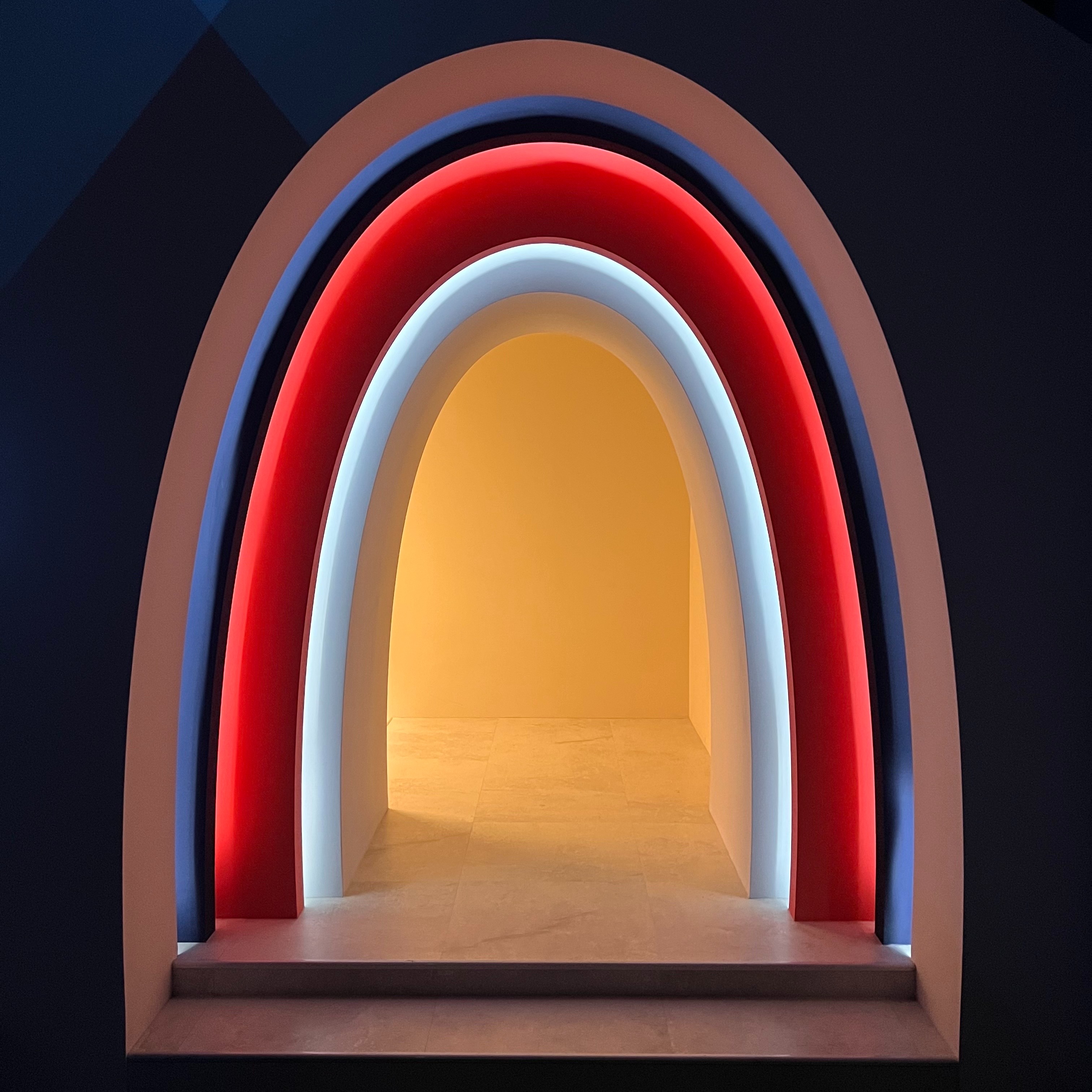 전시전경 · Exhibition view · (이미지 제공 = 슬릭라운지) · (Source = Slick Lounge)