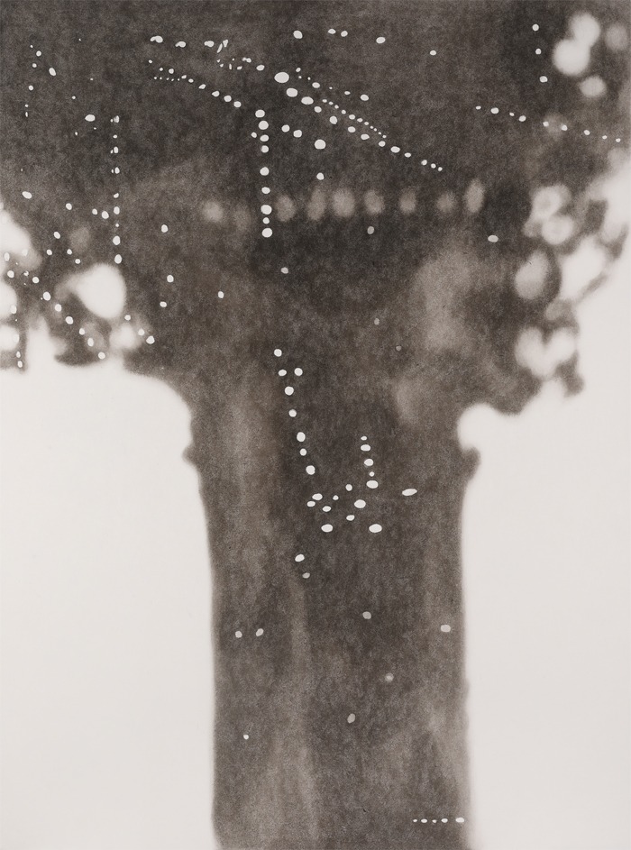 ○●나무2 · 한지에 먹 · 130.3x97cm · 2022 · 김민지 · Kim Minji · (이미지 제공 = 개나리미술관) · (Source = Gaenaree Museum)