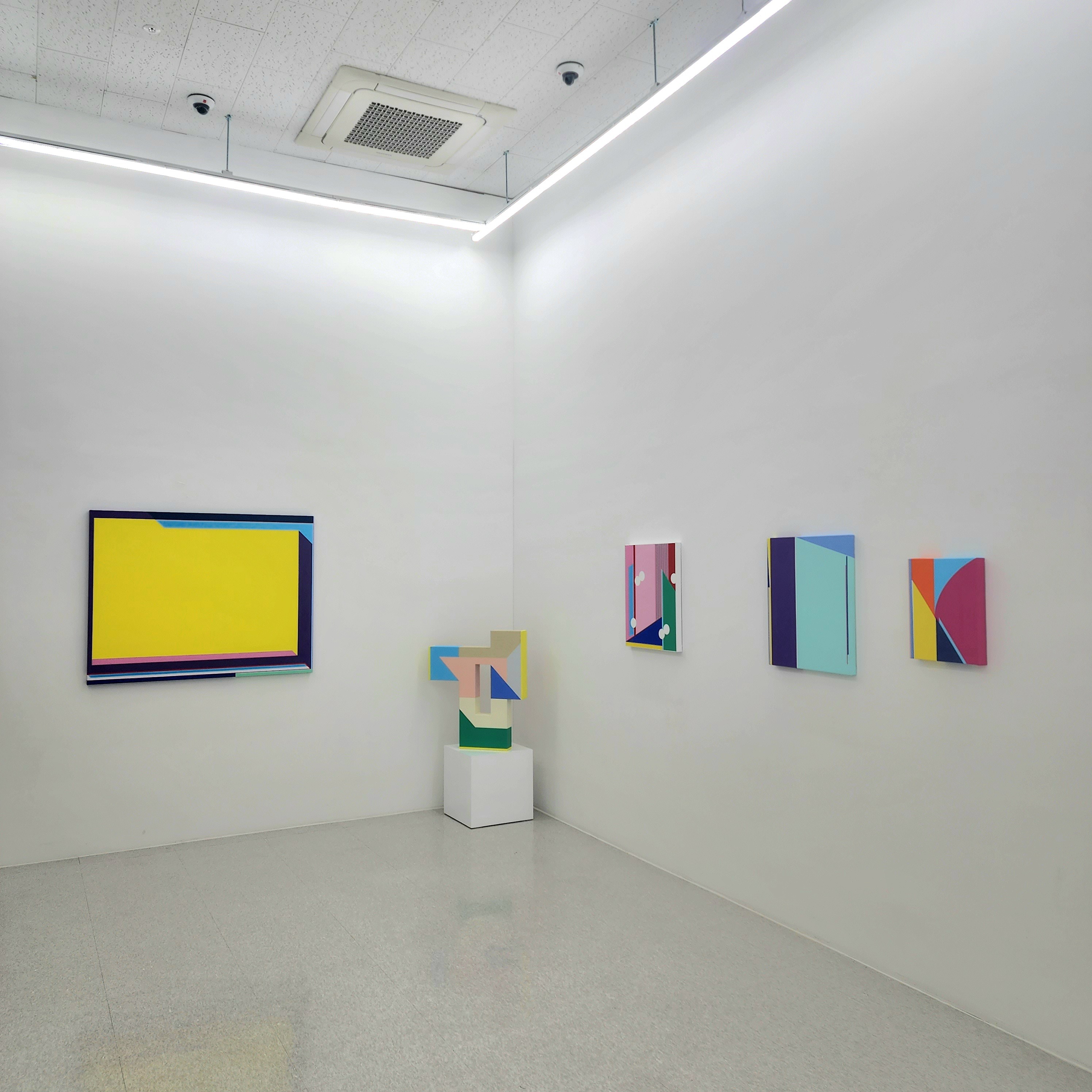 전시전경 · Exhibition view · (이미지 제공 = 서인갤러리) · (Source = SUHIN GALLERY)